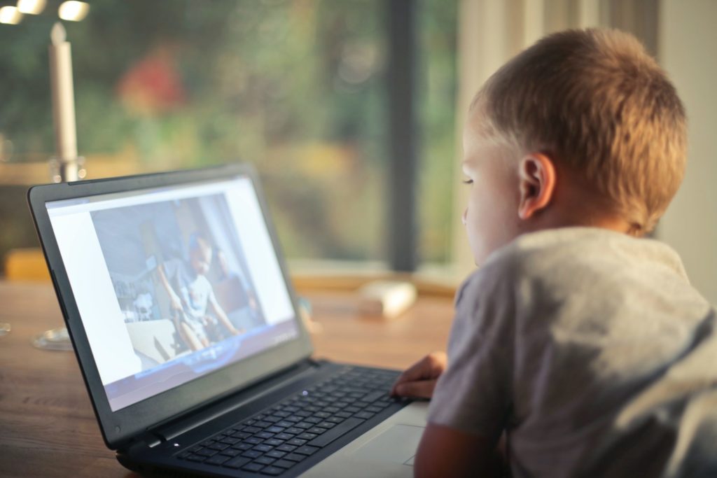 Social Distancing Tips Staying Connected Scaled Northbrook Illinois